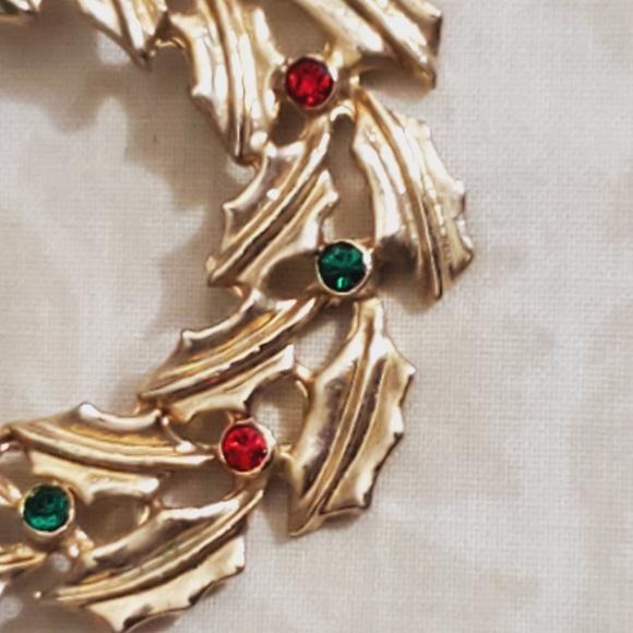 Vintage wreath red green Austrian crystals gold ribbon bow euc - Picture 4 of 10